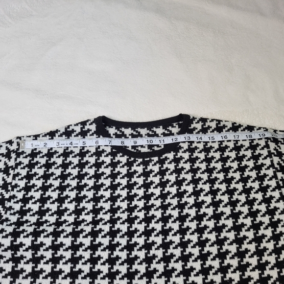 Marks & Spencer Houndstooth Sweater. Black & White. Size 14 - Picture 11 of 12